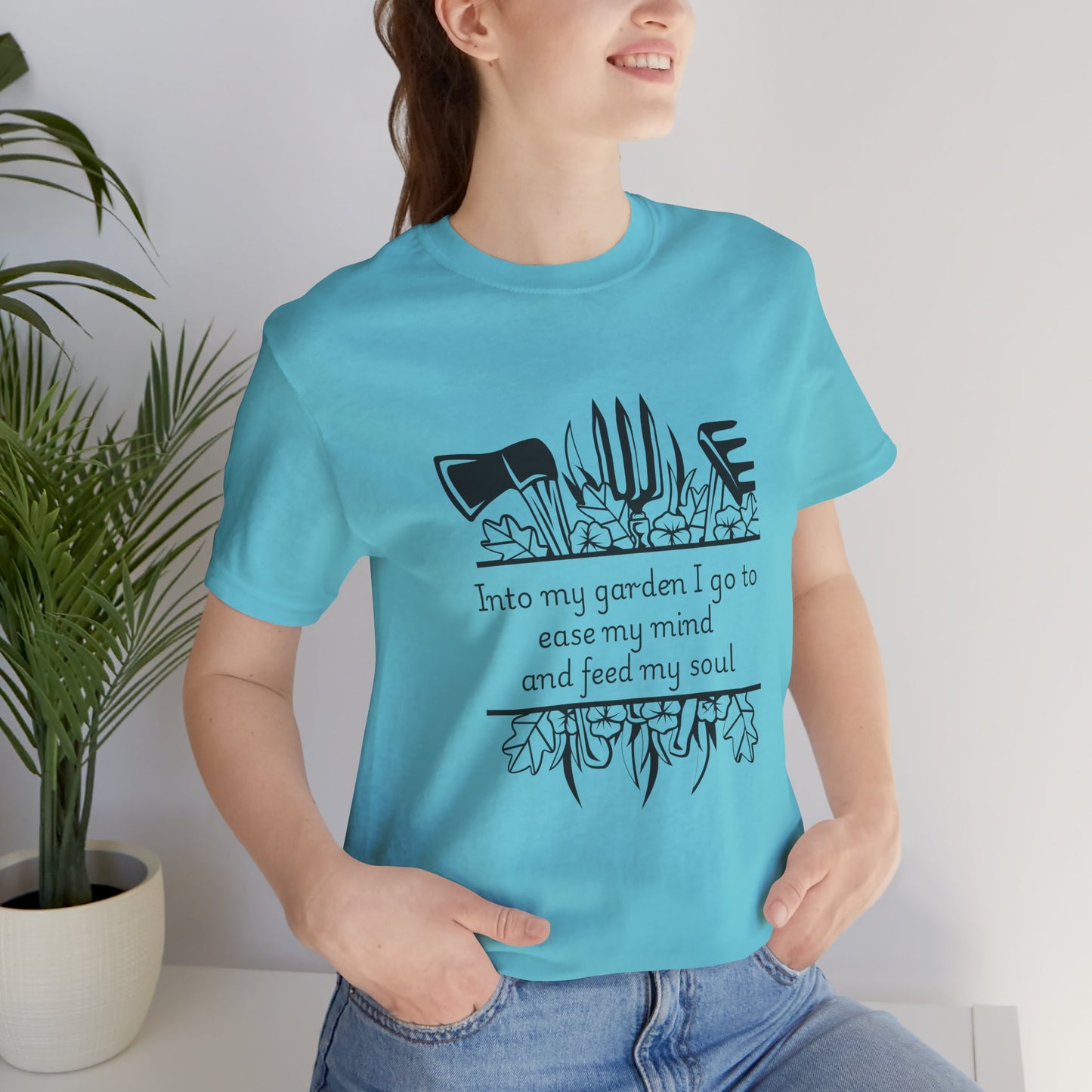 Into my garden I go - Unisex T Shirt