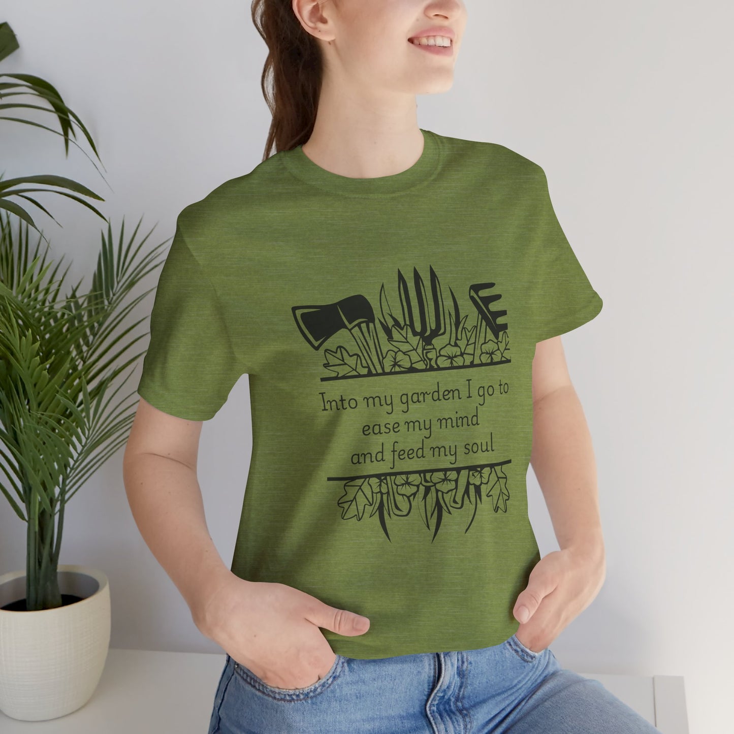 Into my garden I go - Unisex T Shirt